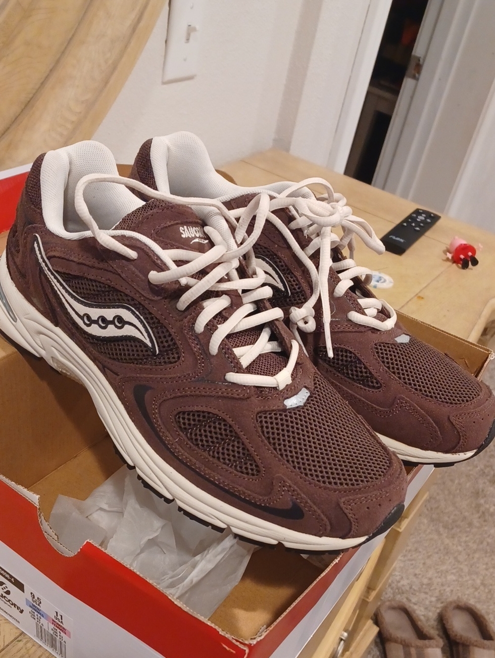 Saucony Women’s GRID JAZZ 9 MOCHA/CREAM Athletic Running Shoes